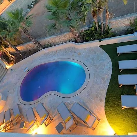 Aqueduct Boutique B&B Hotel